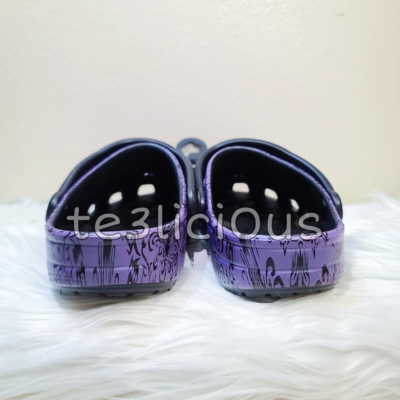 DISNEY PARKS GLOW IN THE DARK HAUNTED MANSION CROC - Picture 9 of 9